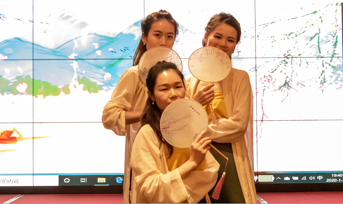 艾克瑞同仁準備的舞蹈節目 艾克瑞同仁準備的舞蹈節目