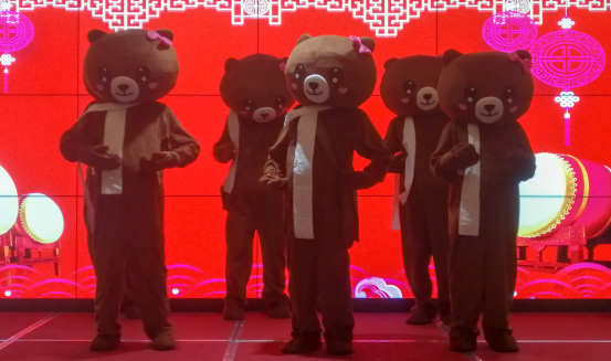 艾克瑞同仁準備的節目 艾克瑞同仁準備的節目